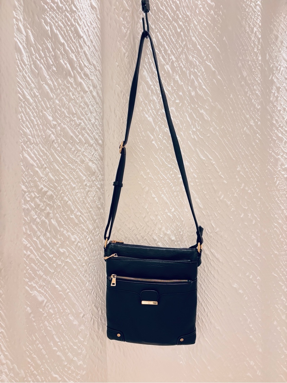 Isabelle Black Crossbody messenger Shoulder Bag with Gold Hardware - Picture 2 of 6